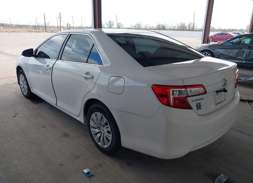 Photo 3 of 2013 Toyota Camry LE (VIN 4T4BF1FK7DR282272)