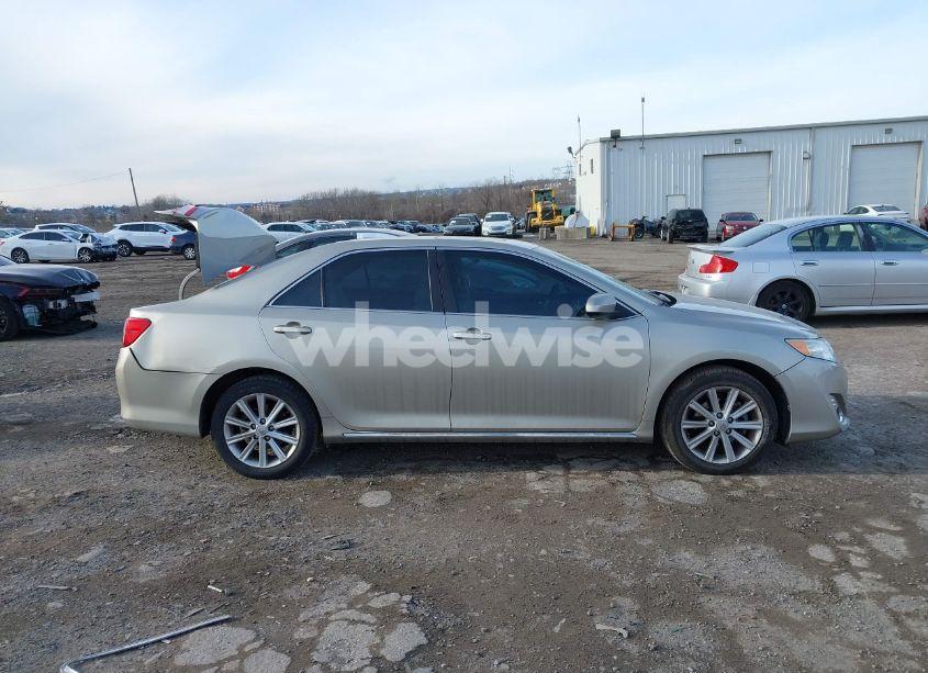 Photo 13 of 2013 Toyota Camry XLE (VIN 4T4BF1FK7DR284863)