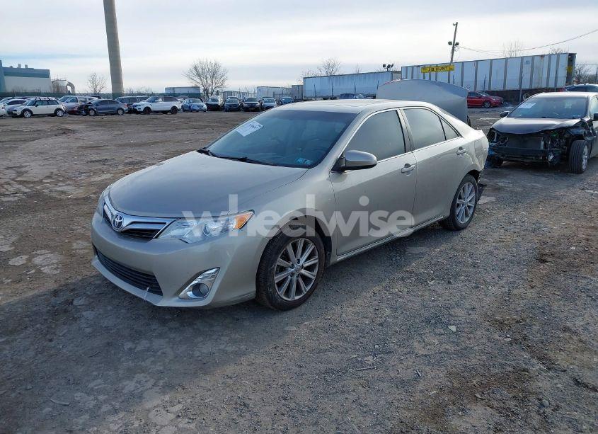 Photo 2 of 2013 Toyota Camry XLE (VIN 4T4BF1FK7DR284863)