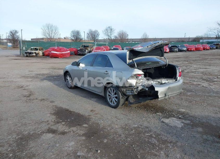 Photo 3 of 2013 Toyota Camry XLE (VIN 4T4BF1FK7DR284863)