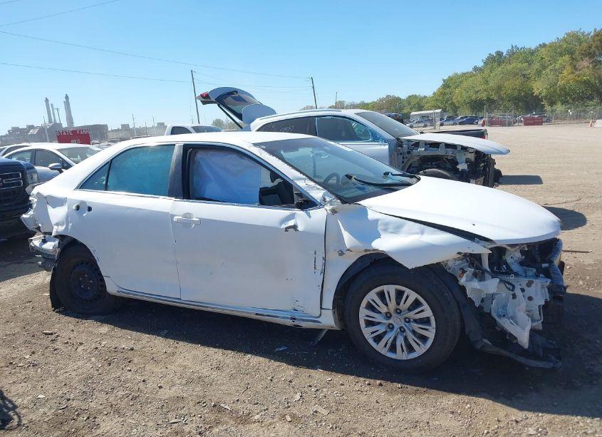 Photo 14 of 2013 Toyota Camry LE (VIN 4T4BF1FK7DR300169)