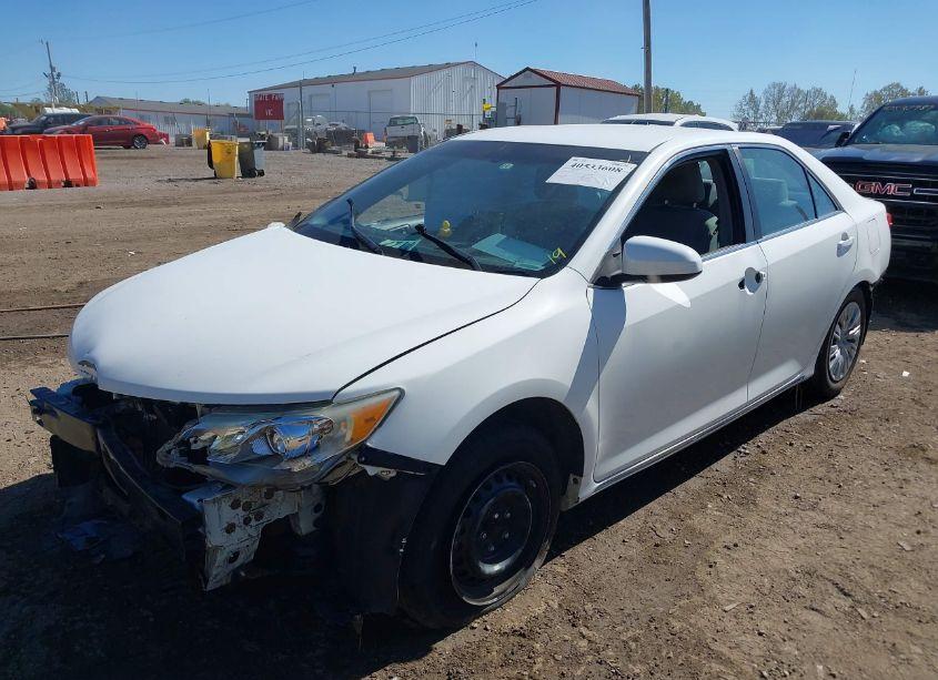 Photo 2 of 2013 Toyota Camry LE (VIN 4T4BF1FK7DR300169)