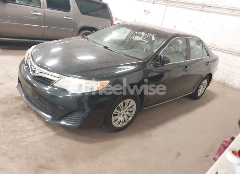 Photo 2 of 2013 Toyota Camry LE (VIN 4T4BF1FK7DR304139)
