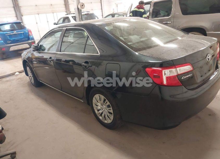 Photo 3 of 2013 Toyota Camry LE (VIN 4T4BF1FK7DR304139)