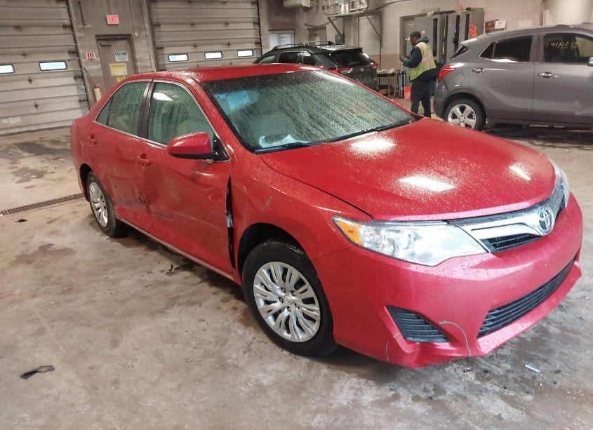 2013 Toyota Camry LE (VIN 4T4BF1FK7DR329297) main photo