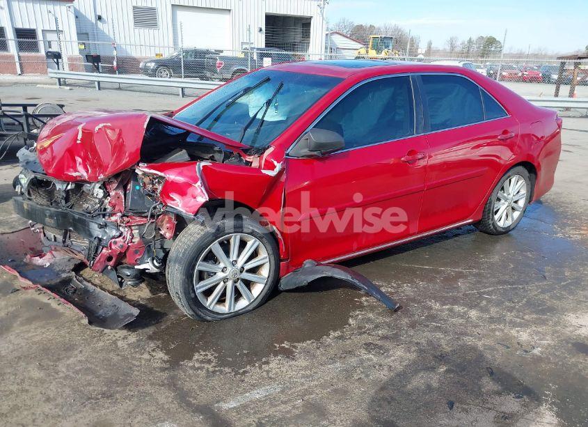 Photo 2 of 2013 Toyota Camry XLE (VIN 4T4BF1FK7DR335519)