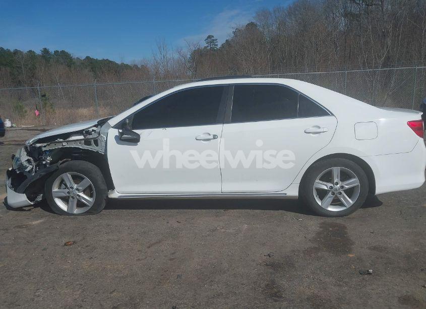 Photo 15 of 2014 Toyota Camry LE (VIN 4T4BF1FK7ER352340)