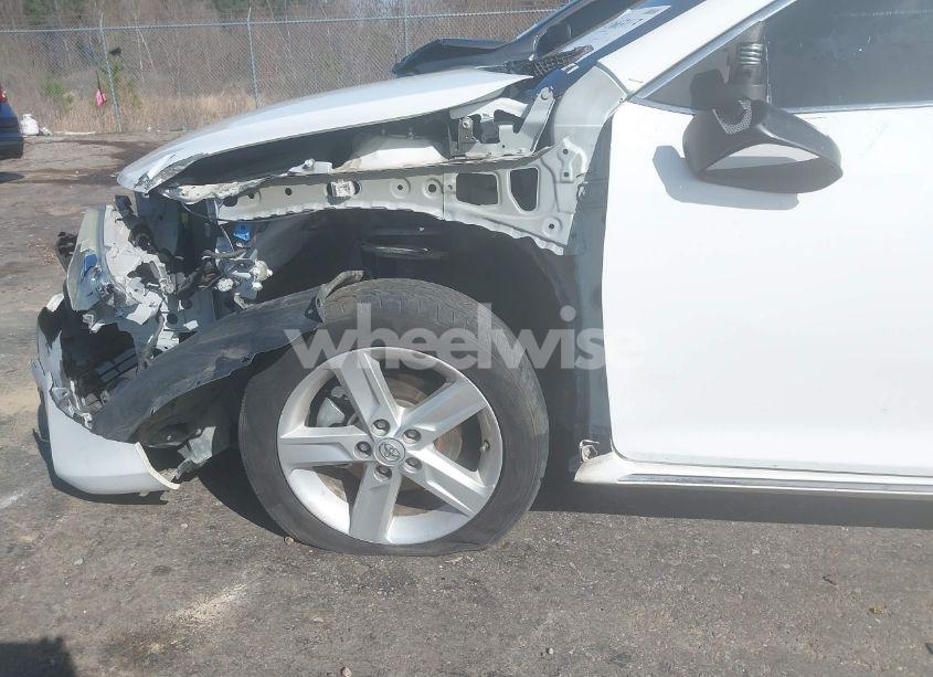 Photo 18 of 2014 Toyota Camry LE (VIN 4T4BF1FK7ER352340)