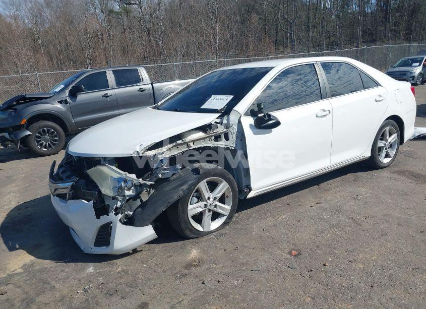 Photo 2 of 2014 Toyota Camry LE (VIN 4T4BF1FK7ER352340)