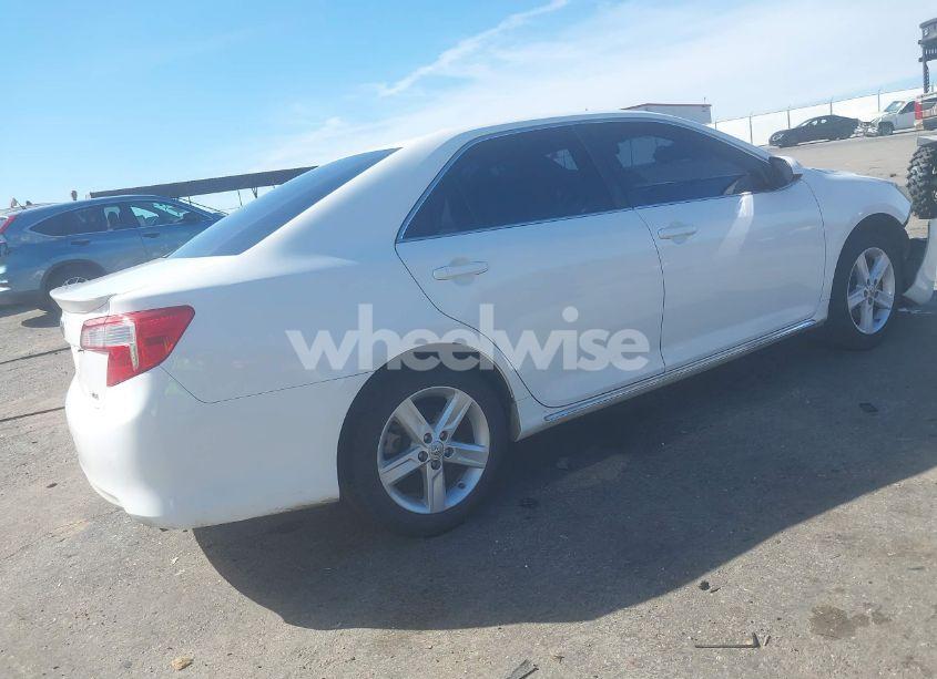 Photo 4 of 2014 Toyota Camry LE (VIN 4T4BF1FK7ER352340)