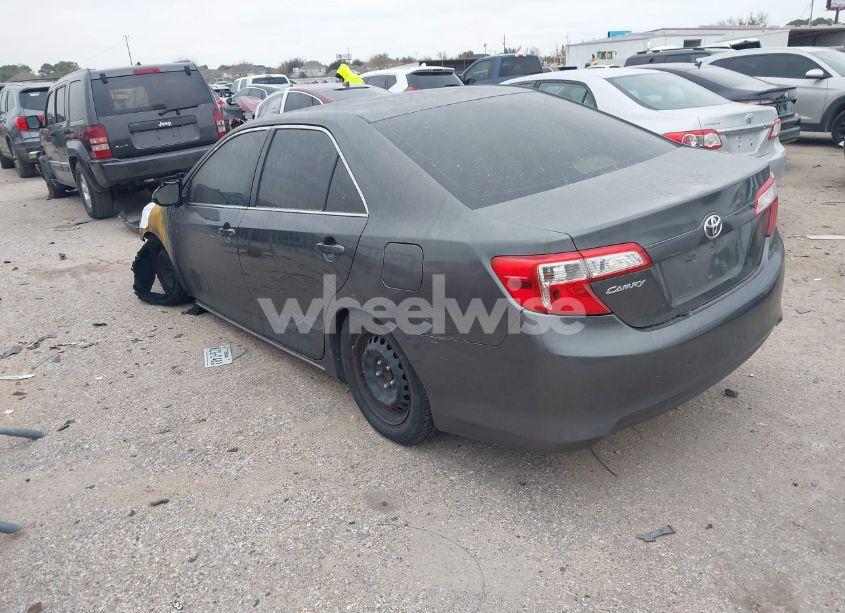 Photo 3 of 2014 Toyota Camry LE (VIN 4T4BF1FK7ER358185)