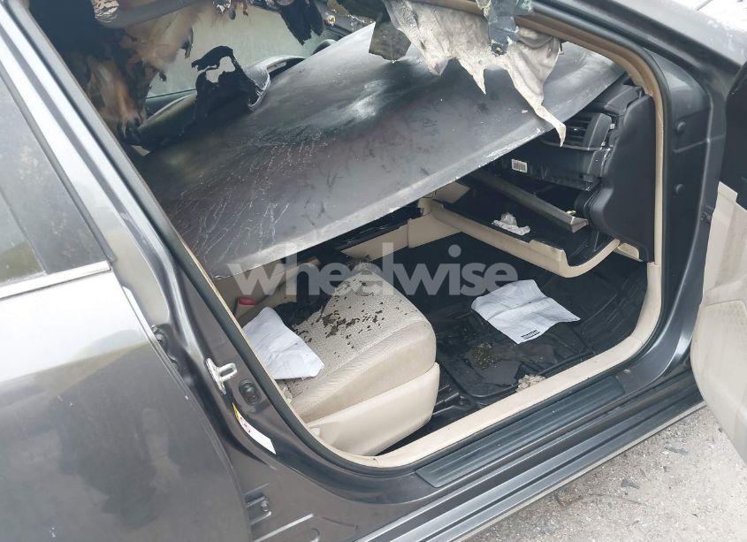 Photo 5 of 2014 Toyota Camry LE (VIN 4T4BF1FK7ER358185)