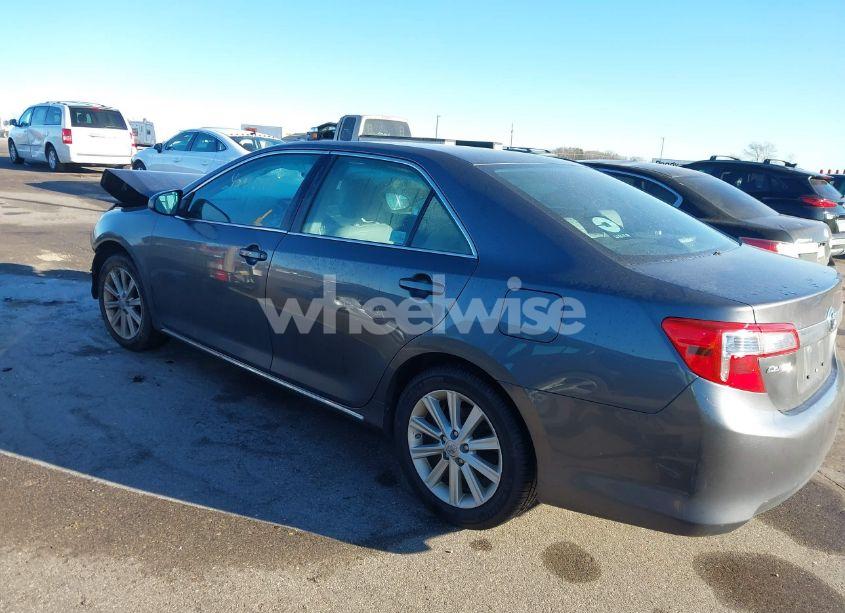 Photo 3 of 2014 Toyota Camry XLE (VIN 4T4BF1FK7ER358316)