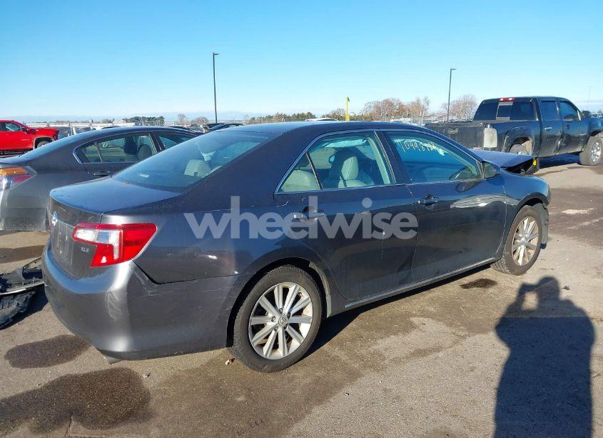 Photo 4 of 2014 Toyota Camry XLE (VIN 4T4BF1FK7ER358316)