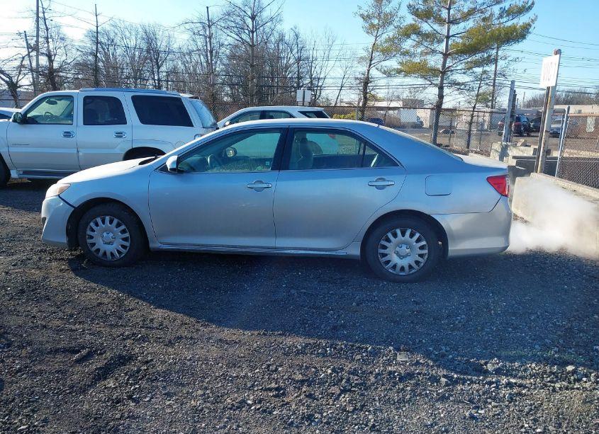 Photo 14 of 2014 Toyota Camry LE (VIN 4T4BF1FK7ER359059)