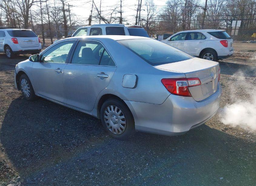Photo 3 of 2014 Toyota Camry LE (VIN 4T4BF1FK7ER359059)