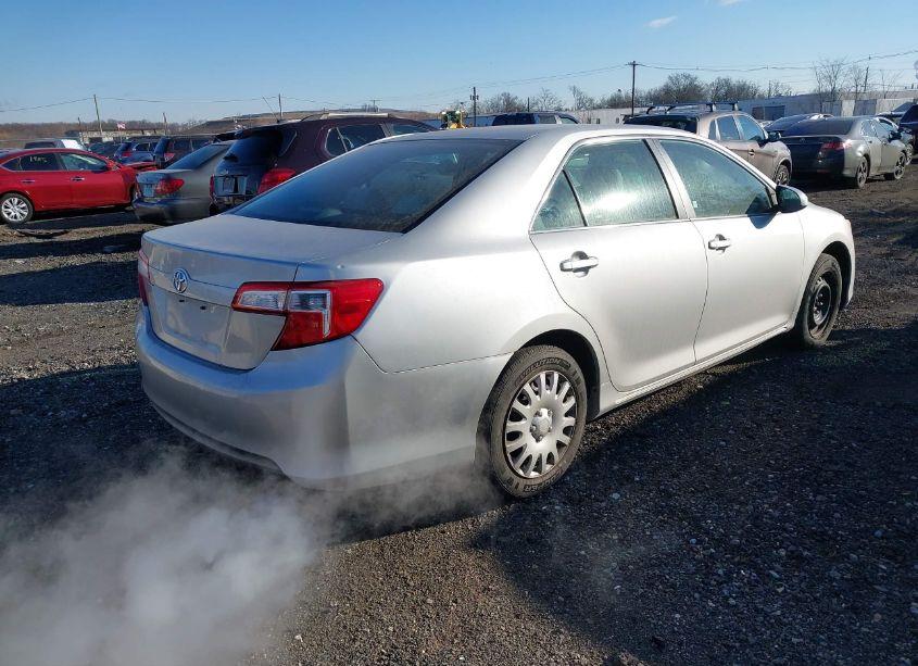 Photo 4 of 2014 Toyota Camry LE (VIN 4T4BF1FK7ER359059)