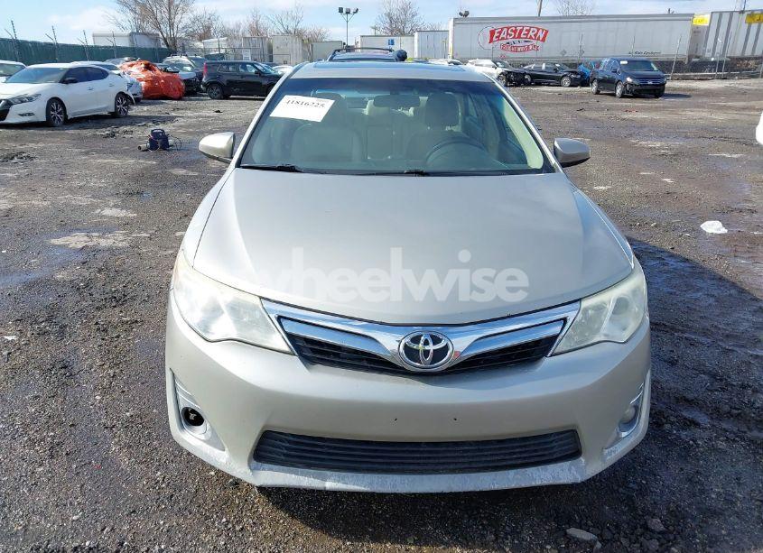 Photo 12 of 2014 Toyota Camry XLE (VIN 4T4BF1FK7ER360325)