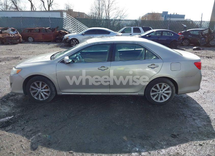 Photo 14 of 2014 Toyota Camry XLE (VIN 4T4BF1FK7ER360325)