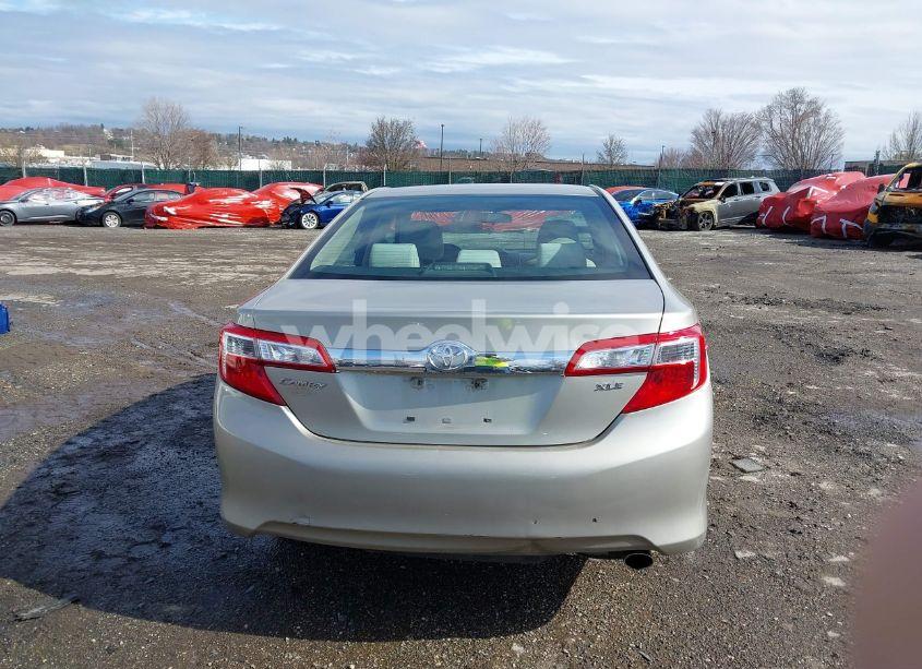 Photo 16 of 2014 Toyota Camry XLE (VIN 4T4BF1FK7ER360325)