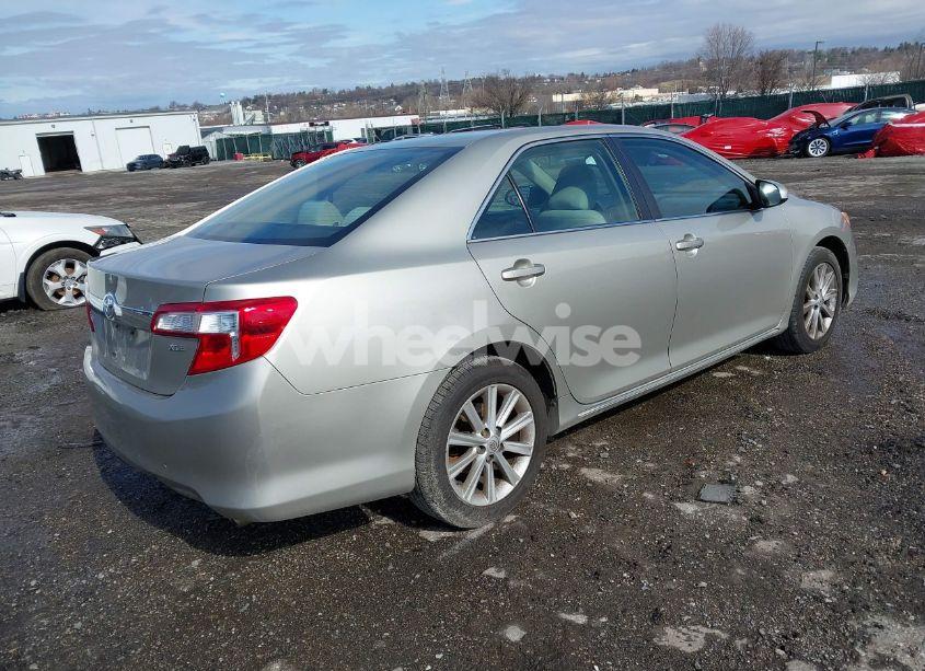 Photo 4 of 2014 Toyota Camry XLE (VIN 4T4BF1FK7ER360325)