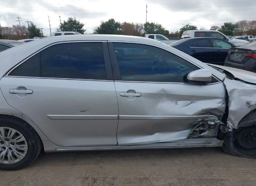 Photo 13 of 2014 Toyota Camry LE (VIN 4T4BF1FK7ER360597)