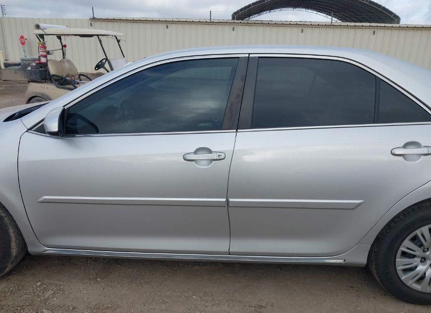 Photo 14 of 2014 Toyota Camry LE (VIN 4T4BF1FK7ER360597)