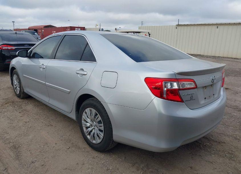 Photo 3 of 2014 Toyota Camry LE (VIN 4T4BF1FK7ER360597)