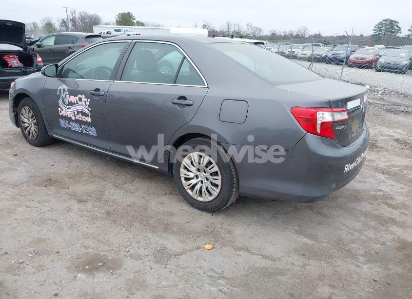 Photo 3 of 2014 Toyota Camry LE (VIN 4T4BF1FK7ER363824)