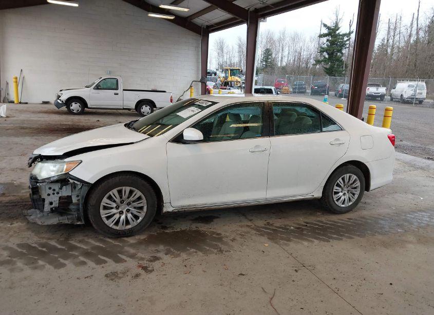 Photo 15 of 2014 Toyota Camry LE (VIN 4T4BF1FK7ER371390)