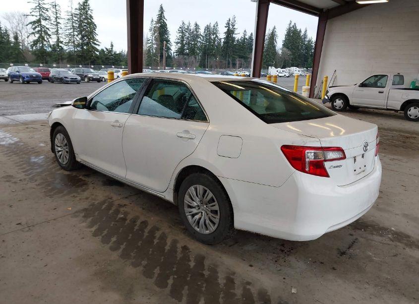 Photo 3 of 2014 Toyota Camry LE (VIN 4T4BF1FK7ER371390)