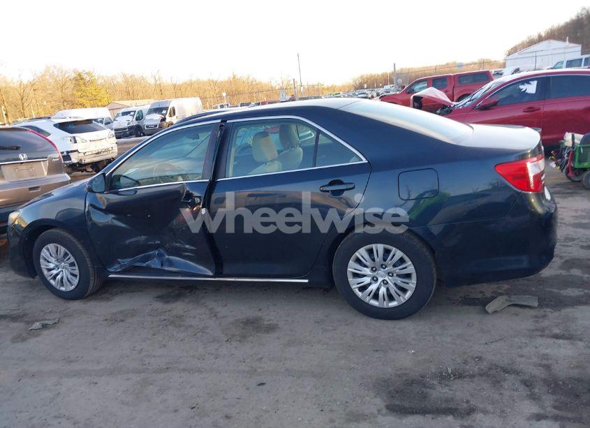 Photo 14 of 2014 Toyota Camry LE (VIN 4T4BF1FK7ER374757)