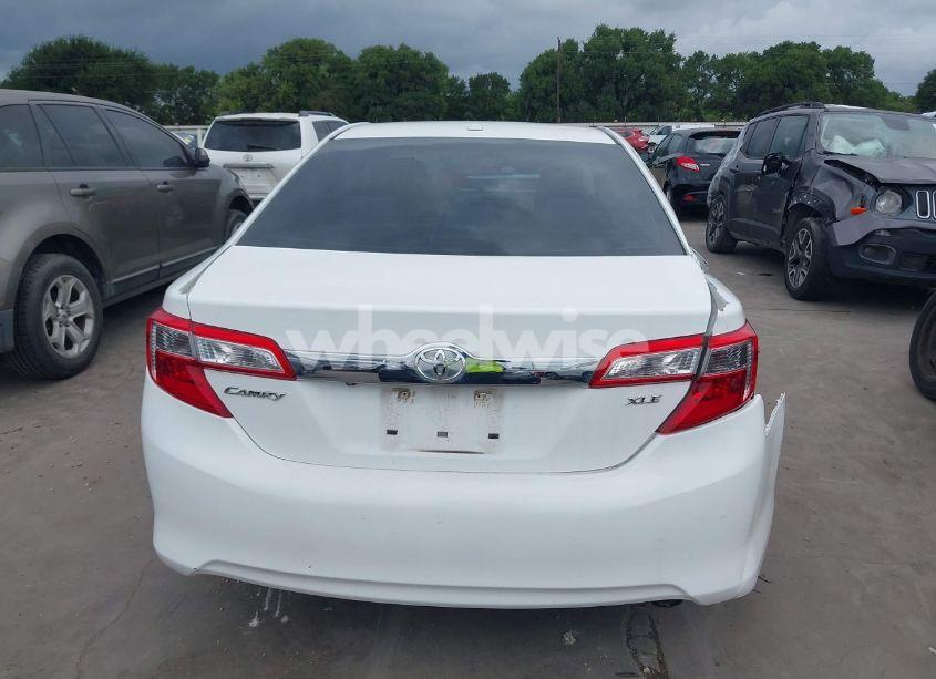 Photo 16 of 2014 Toyota Camry XLE (VIN 4T4BF1FK7ER434696)