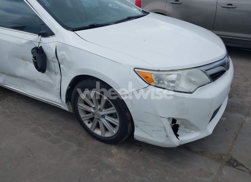 Photo 6 of 2014 Toyota Camry XLE (VIN 4T4BF1FK7ER434696)