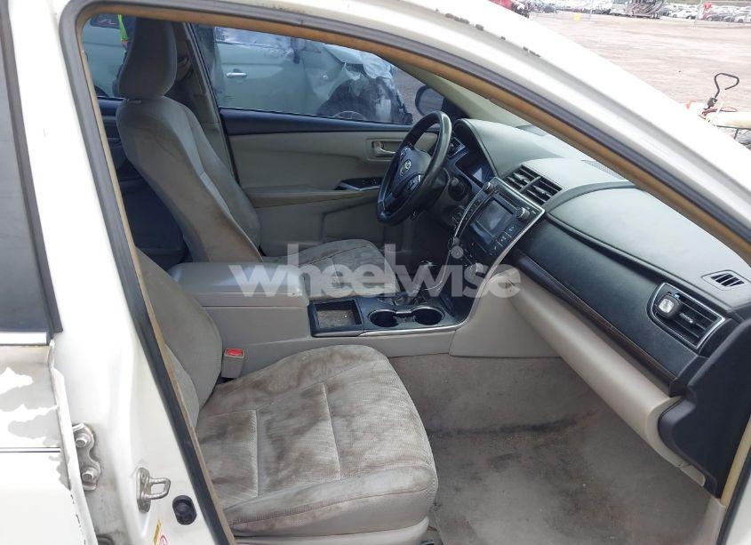 Photo 5 of 2015 Toyota Camry LE (VIN 4T4BF1FK7FR444940)