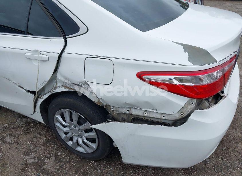 Photo 6 of 2015 Toyota Camry LE (VIN 4T4BF1FK7FR444940)