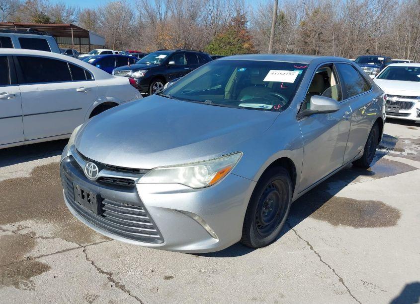 Photo 2 of 2015 Toyota Camry LE (VIN 4T4BF1FK7FR462208)