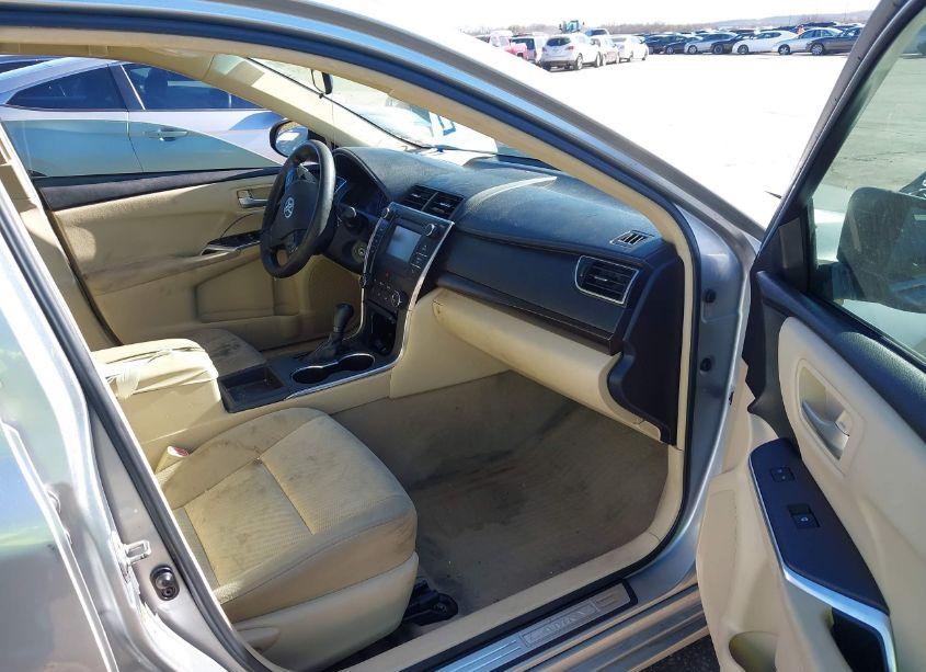 Photo 5 of 2015 Toyota Camry LE (VIN 4T4BF1FK7FR462208)