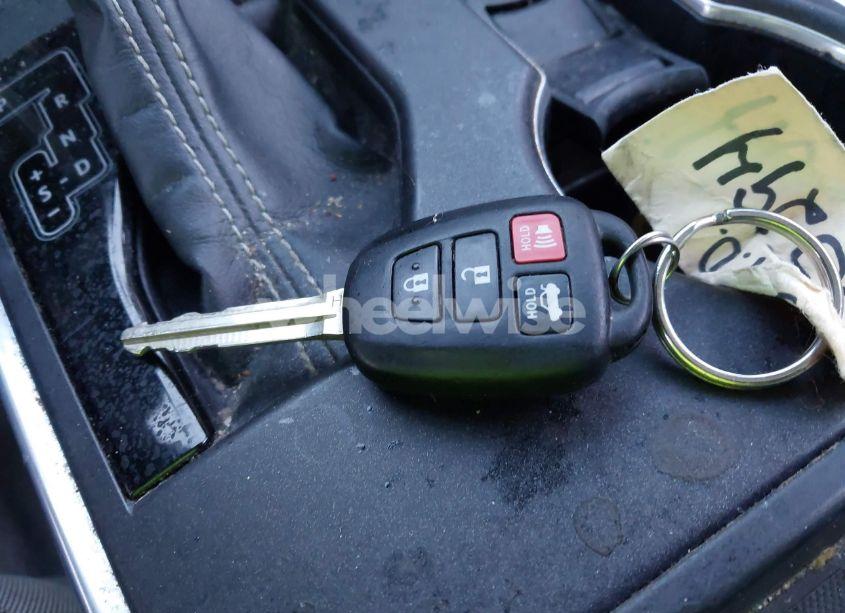 Photo 11 of 2015 Toyota Camry LE (VIN 4T4BF1FK7FR469837)