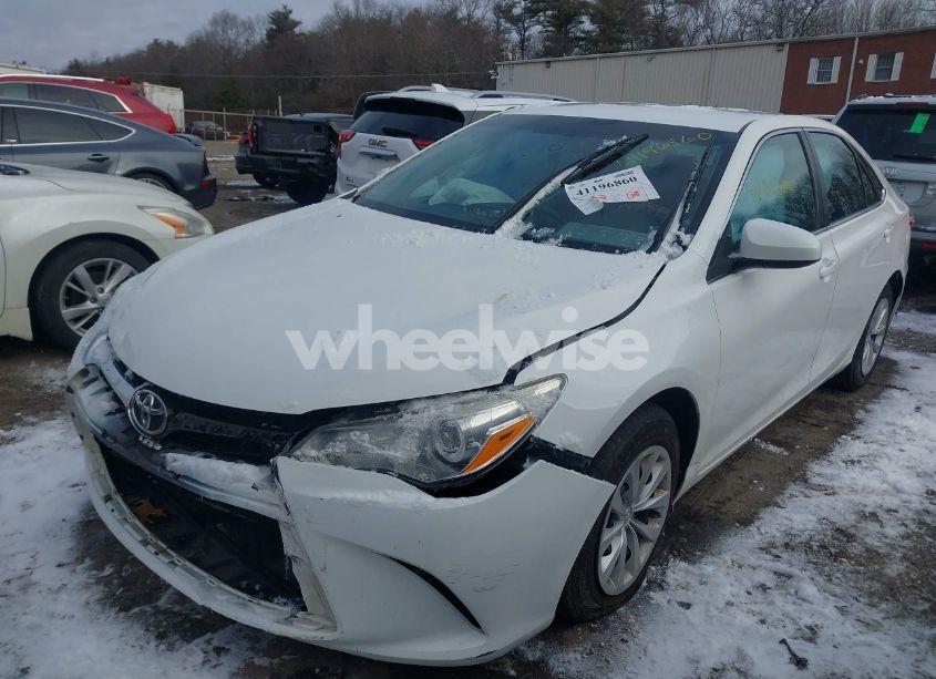 Photo 2 of 2015 Toyota Camry LE (VIN 4T4BF1FK7FR487996)