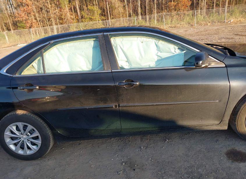 Photo 13 of 2015 Toyota Camry LE (VIN 4T4BF1FK7FR500228)