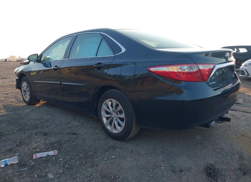 Photo 3 of 2015 Toyota Camry LE (VIN 4T4BF1FK7FR500228)
