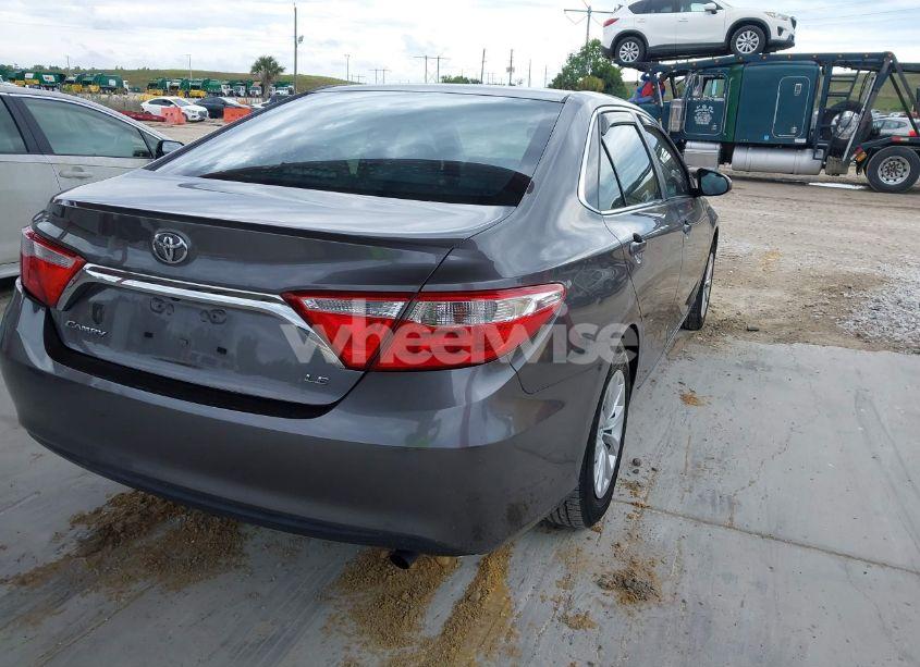 Photo 4 of 2015 Toyota Camry LE (VIN 4T4BF1FK7FR511701)