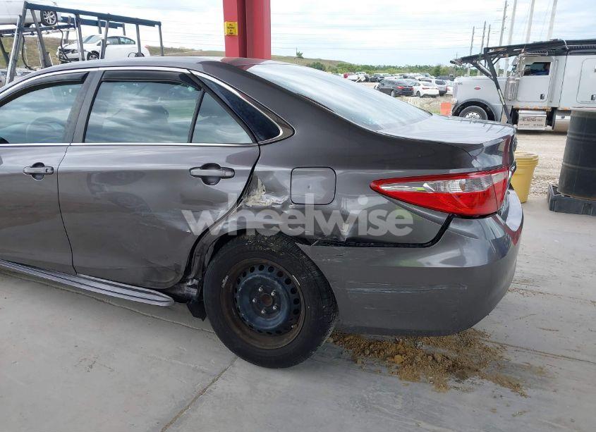 Photo 6 of 2015 Toyota Camry LE (VIN 4T4BF1FK7FR511701)