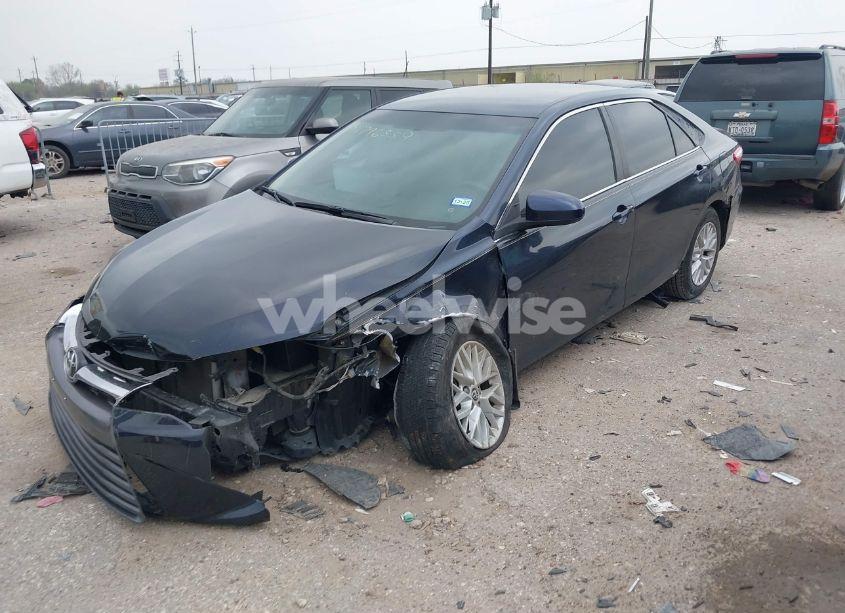 Photo 2 of 2016 Toyota Camry LE (VIN 4T4BF1FK7GR549155)