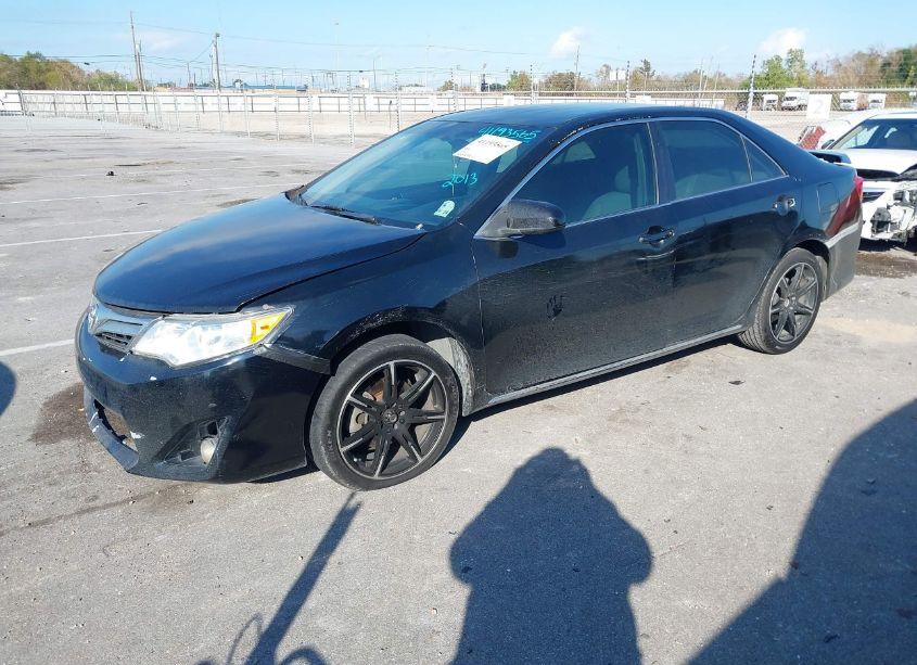Photo 2 of 2013 Toyota Camry LE (VIN 4T4BF1FK8DR275878)