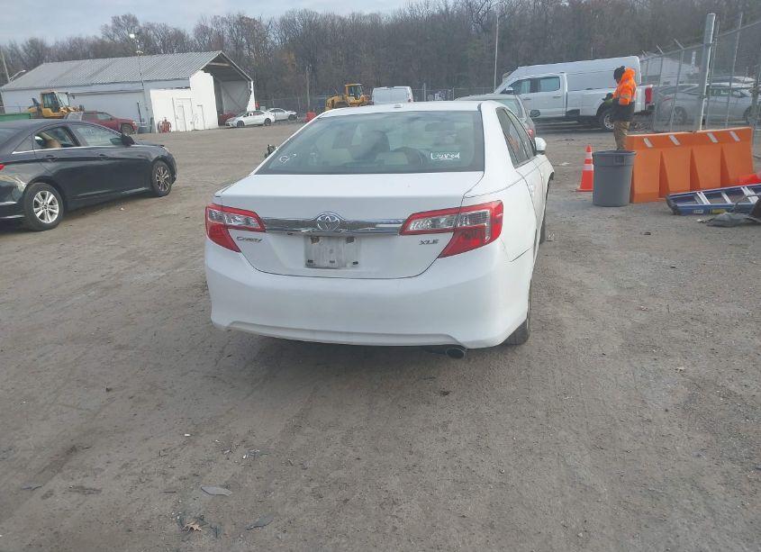 Photo 16 of 2013 Toyota Camry XLE (VIN 4T4BF1FK8DR286301)