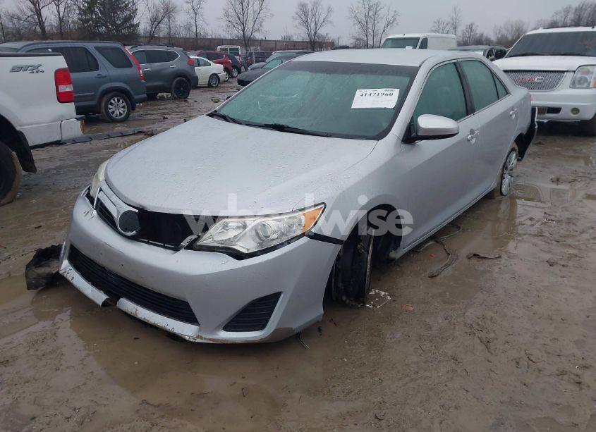 Photo 2 of 2013 Toyota Camry LE (VIN 4T4BF1FK8DR298528)