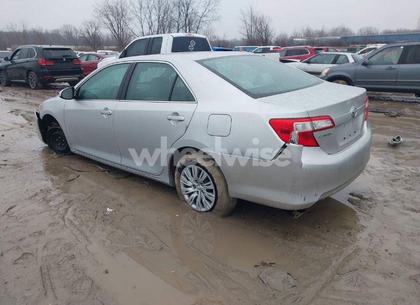 Photo 3 of 2013 Toyota Camry LE (VIN 4T4BF1FK8DR298528)