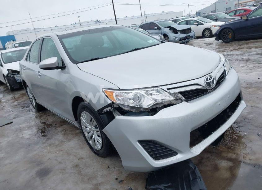 2013 Toyota Camry LE (VIN 4T4BF1FK8DR301847) main photo